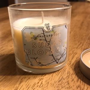SIGNATURE SOY SUGAR BLOSSOM CANDLE